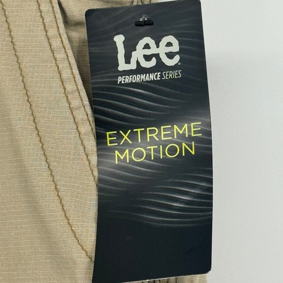 NWT Lee Extreme Motion Cargo Shorts Mens 30 Tanl Performance Stretch Gorpcore - Picture 11 of 12